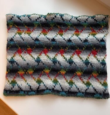 Loop Regenbogenrauten - Stricken