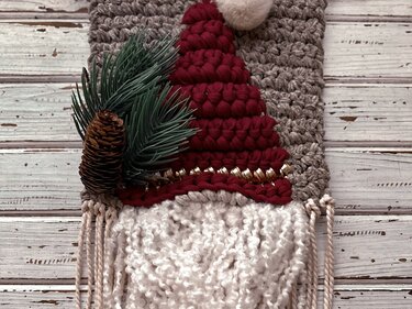 Crochet pattern Gnome wall hanging PDF and video tutorial