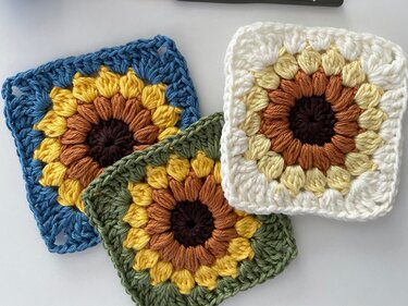 Crochet sunflower granny square pattern motif for beginners