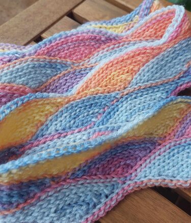 "Winter Waves" - Häkelanleitung für einen Schal in Stricklook-Muster