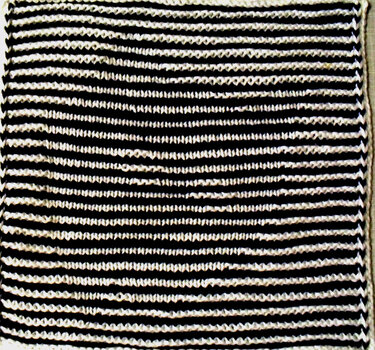 Katze in Schattenstricktechnik als Spüli oder Deko mit dem besonderen Rand - Stricken