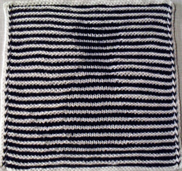 Katze als Spüli oder Deko in Schattenstricktechnik mit dem besonderen Rand - Bild 2