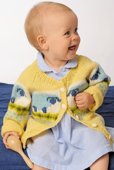Babyjäckchen in Gelb mit Schäfchen-Jacquardmuster - Bild 3