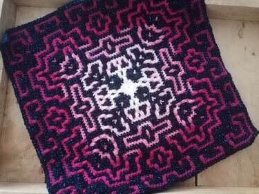 Ariadne - mosaic crochet square