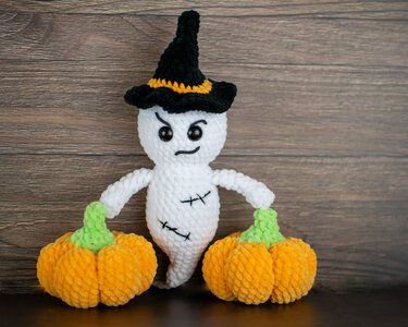 Häkelanleitung Geist – Halloween Amigurumi aus Chenillegarn - Bild 3