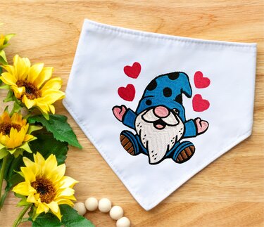 Stickdatei Gnom mit Herzen in 6 Größen, Maschinenstickdatei - Sticken