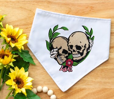 Stickdatei Totenkopf Love in 5 Größen, Maschinenstickdatei - Sticken