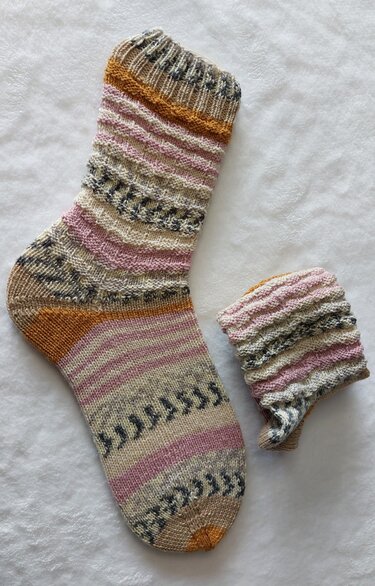 Strickanleitung "June Socks"
