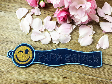 Stickdatei 3D-Anhänger PAPA SEINER, Maschinenstickdatei - Sticken