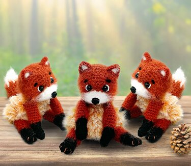 Crochet Little Fox Keychain – Cute Plush Toy & Stress Relief Accessory.