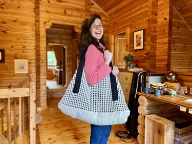 The Giant Project Bag pattern video & PDF by Woolpedia