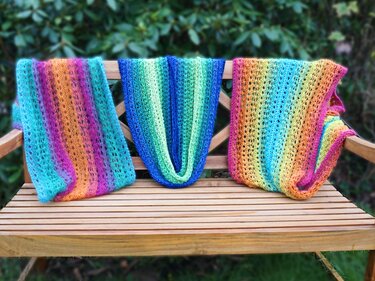 Lavaya Moebius Loop, knitting pattern, photo tutorials for beginners