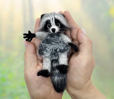 Gehäkelter Waschbär Schlüsselanhänger – Plüsch & Stresshilfe. - Häkeln