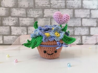 Forget-me-not Crochet Bouquet with Heart in a Pot – Romantic Amigurumi Gift