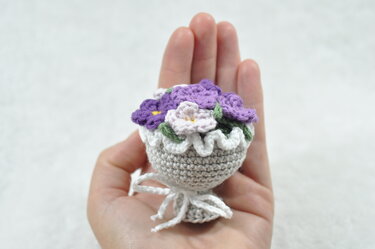 Crochet Pattern Mini Bouquet *Perfect for Yarn Scraps*