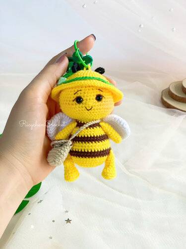 Bee Keychain Crochet Pattern | Cute Bumblebee Plushie PDF Tutorial