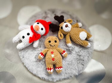 Häkelanleitung: Plüsch-Schneemann, Lebkuchenmann und Rentier - Bild 3