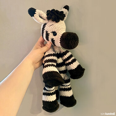 PDF Crochet pattern GER/ENG  „Mali das Zebra“ (Snuggler) @buerokunstvoll