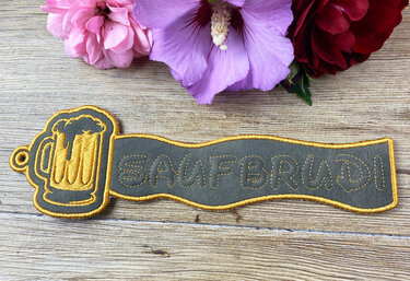 Stickdatei 3D-Anhänger SAUFBRUDI, Maschinenstickdatei - Sticken