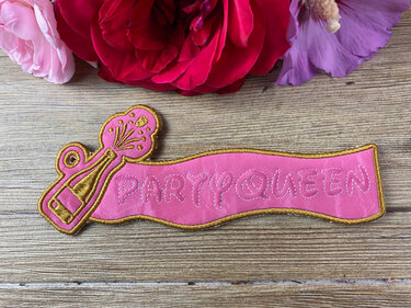 Stickdatei 3D-Anhänger Partyqueen - Sticken