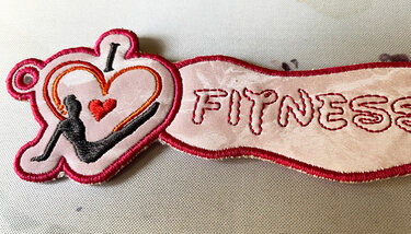 Stickdatei 3D-Anhänger Fitnessqueen - Sticken