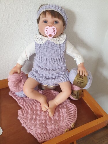 Häkelanleitung für Latzhose Bobbles mit Popcornnoppen (deutsch/englisch)