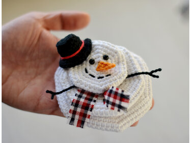 Marvin der geschmolzene Schneemann – Kostenloses Amigurumi Häkelmuster PDF - Häkeln
