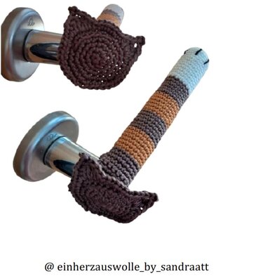 Crochet pattern “Cat's paw” – Door handle cover (PDF)