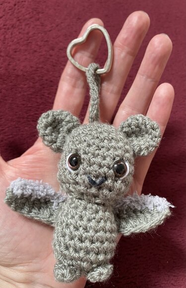 Fledermaus Fipsli Häkelanleitung