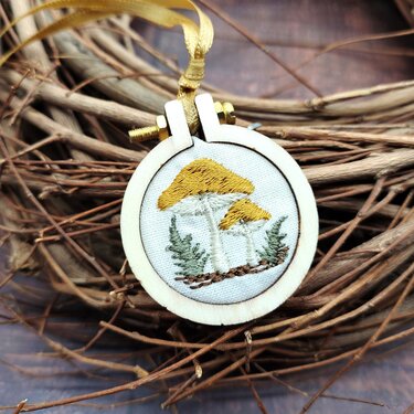 Stickdatei kleiner Pilz in zwei Größen - Sticken