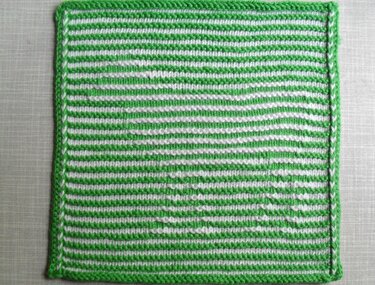 Schaf in Schattenstricktechnik als Spüli mit dem besonderen Rand - Stricken