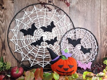 Mandala Halloween in 2 Größen, mit Kürbis, Hexen Hut & Fledermäusen - Häkeln