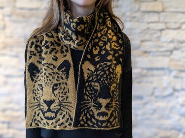 Scarf "Leo Love" - Double knitting pattern