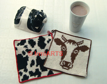 DIY crochet pattern for double-sided cow potholders (2 or 3 colors)