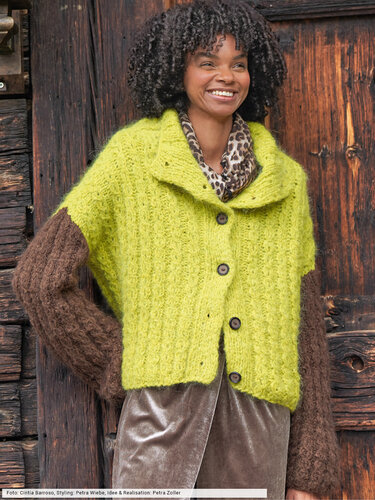 Zweifarbige Jacke mit Stehkragen - Stricken