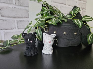 Crochet Pattern: Cat Ghost Bag Charm for Halloween