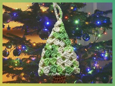 Crochet Pattern Christmas Tree Ornaments / Keychain