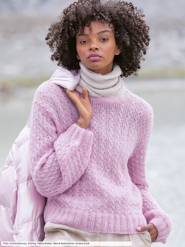 Pulli im Strukturmuster