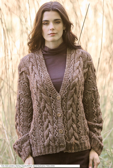 Jacke mit Zopf- und Ajourmuster - Stricken