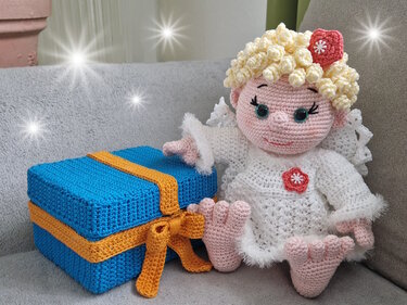 Engelchen Enja mit Geschenkbox - Häkeln