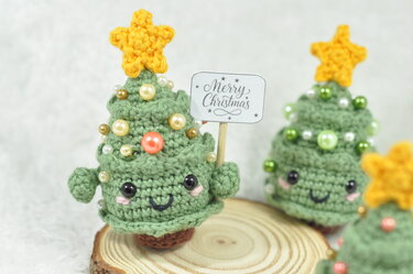 Crochet Pattern Christmas Tree with Text