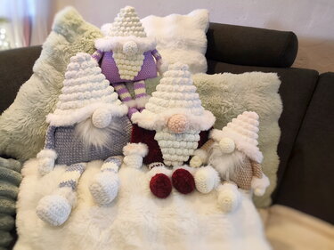 Wichtel Kissen - die kuschelige Dekoidee zur Winter und Weihnachtszeit - Häkeln