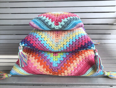 Crochet Pattern Granny Square Pillow "Boho Dreams", one piece cushion, PDF