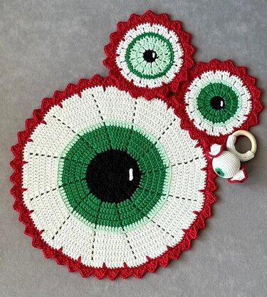 Crochet Pattern Eye Rug for Halloween Table Decor