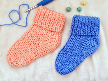 S.12 Crochet pattern for children's socks. PDF in English and German.
