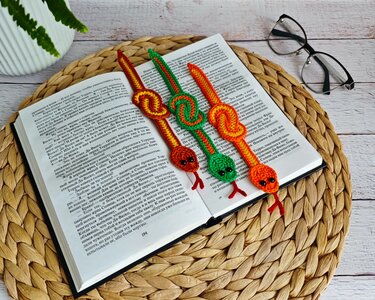 345 Snake Boa Serpent Applique, Bookmark, decor, keychain by Zabelina - Crochet