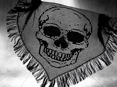 Häkelanleitung Black Skull