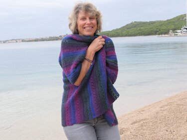 Lässige Poncho-Jacke Meereshimmel - Häkelanleitung