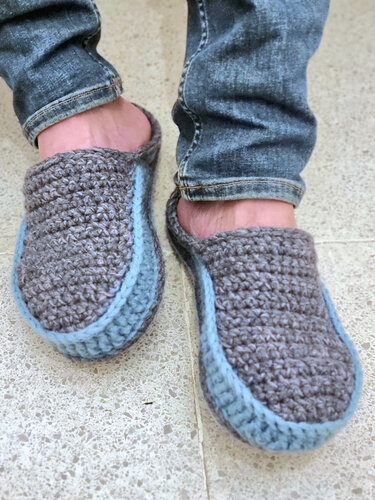 S11 Men's cozy slippers. Crochet pattern PDF in English and German. - Image 5