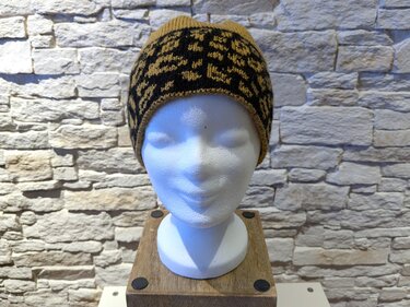 Hat / Headband "Leo Love", all sizes - Double knitting pattern - Image 4